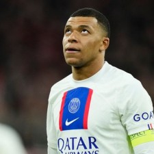Paris Saint-Germain ainda está contratando jogadores antigos neste verão